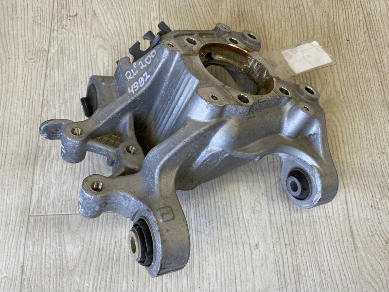 Цапфа задняя левая CHRYSLER 200 14-16 2015 UF 2.4 ED6 68200071AD Б/У