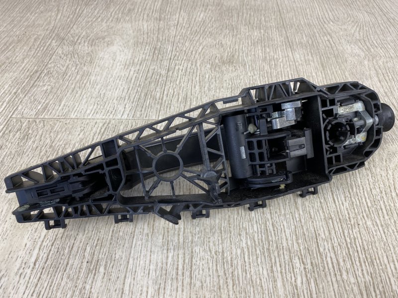 Ручка двери наружная передняя правая 200 14-16 2015 UF 2.4 ED6