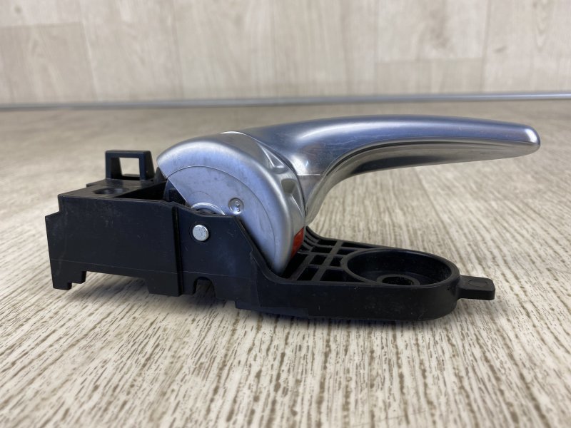 Ручка двери внутренняя правая CHRYSLER 200 14-16 UF 2.4 ED6