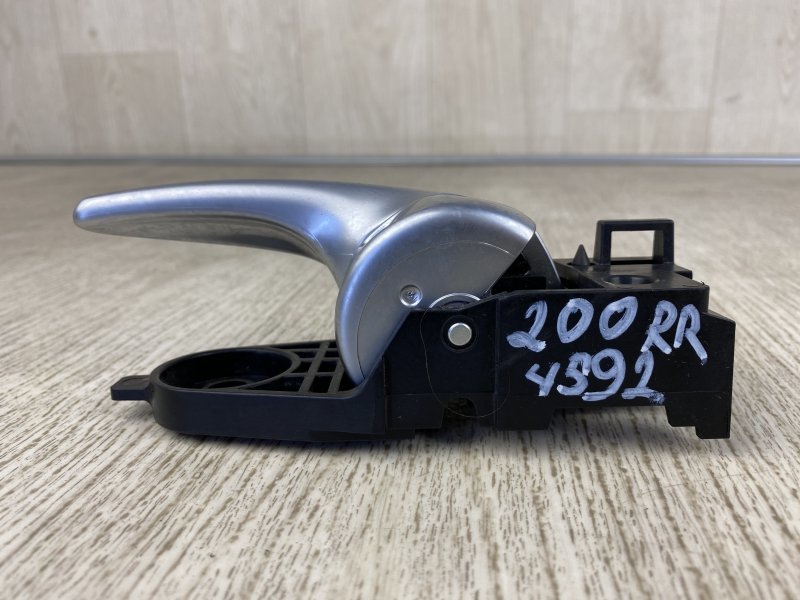 Ручка двери внутренняя левая CHRYSLER 200 14-16 UF 2.4 ED6