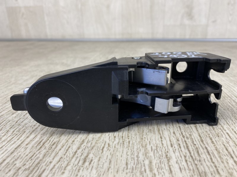 Ручка двери внутренняя левая 200 14-16 2015 UF 2.4 ED6