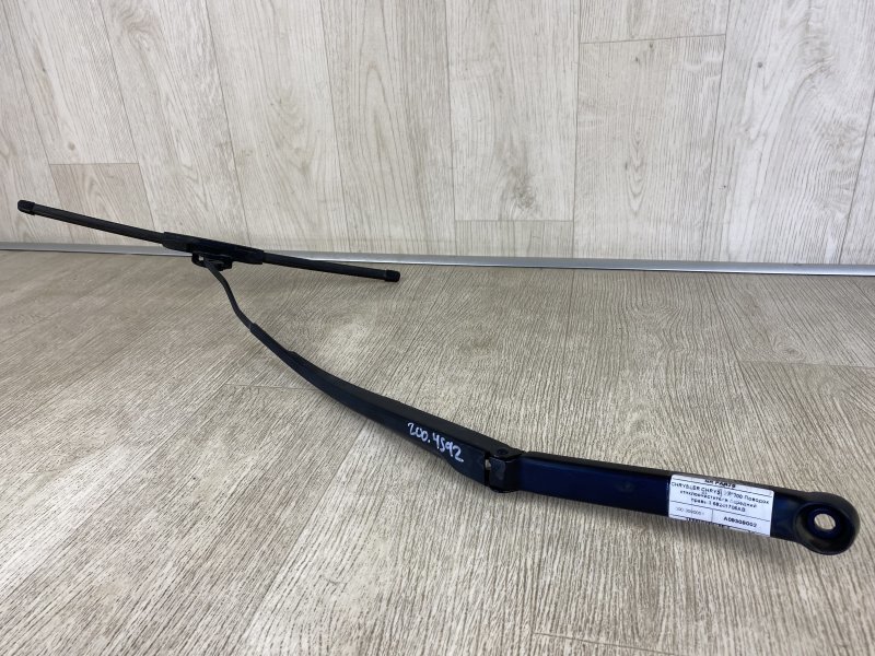 Поводок стеклоочистителя передний правый CHRYSLER 200 14-16 2015 UF 2.4 ED6 68241706AB Б/У