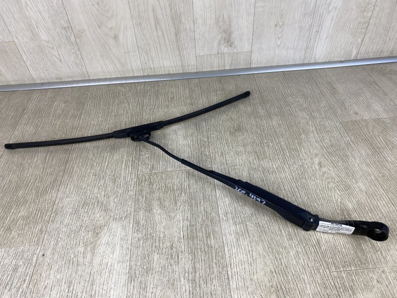 Поводок стеклоочистителя передний левый CHRYSLER 200 14-16 2015 UF 2.4 ED6 68241707AB Б/У