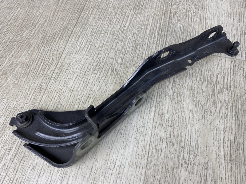 Петля капота левая CHRYSLER 200 14-16 UF 2.4 ED6