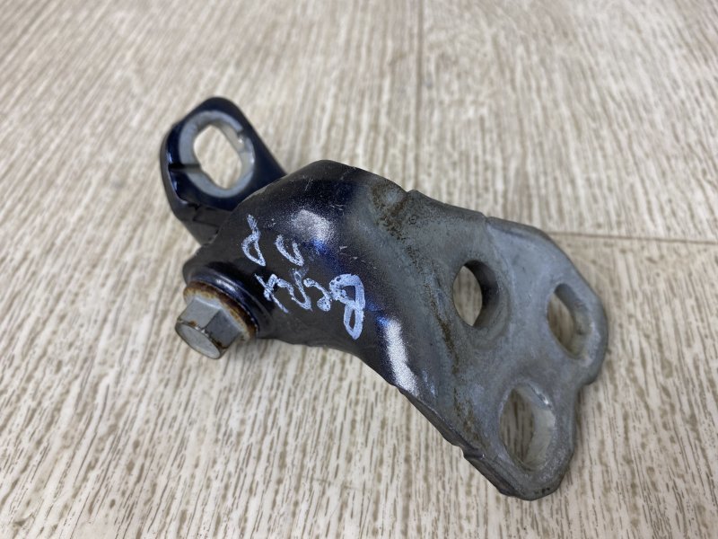 Петля двери верхняя правая CHRYSLER 200 14-16 2015 UF 2.4 ED6 68214360AD Б/У