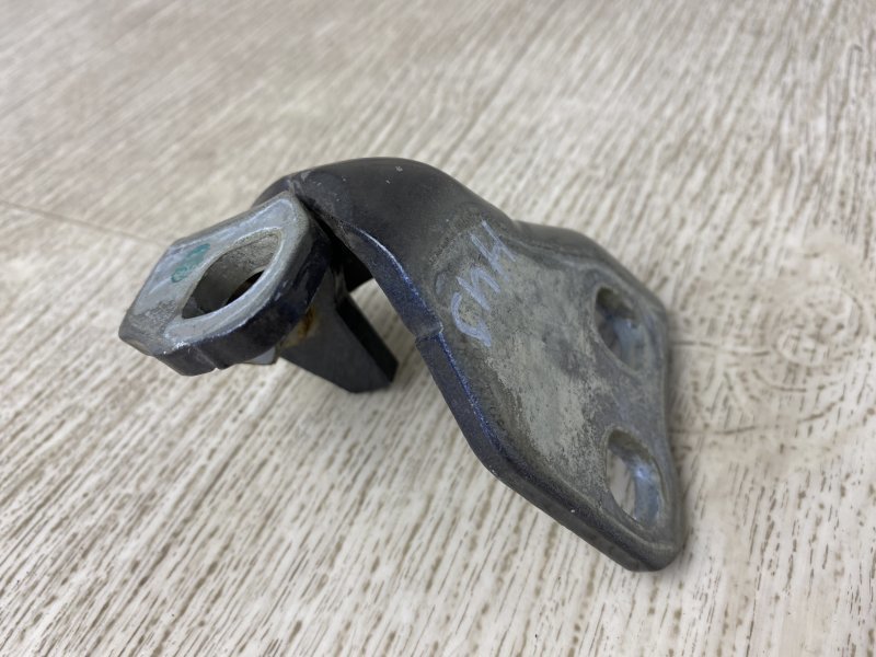 Петля двери нижняя левая 200 14-16 2015 UF 2.4 ED6