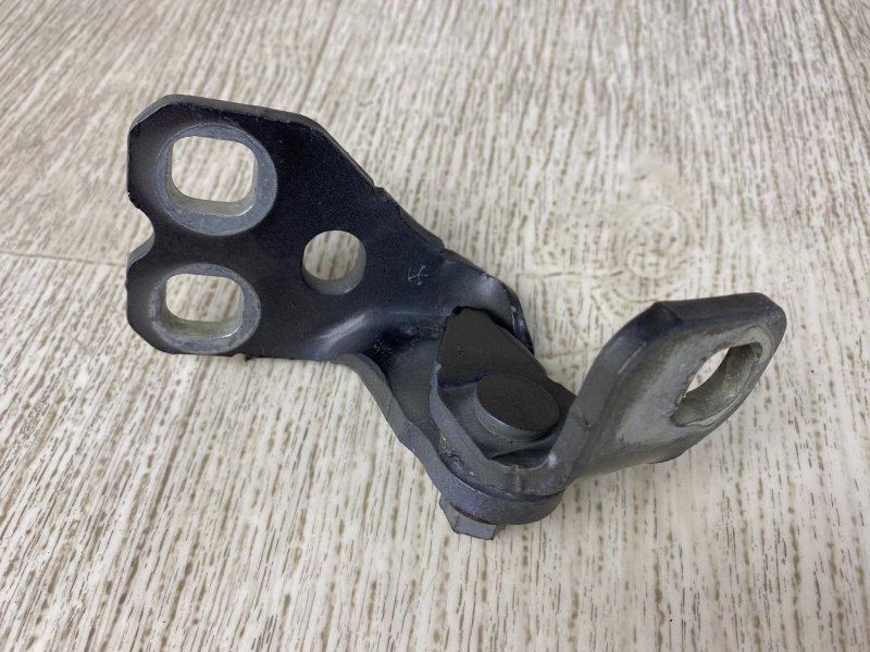 Петля двери верхняя левая CHRYSLER 200 14-16 UF 2.4 ED6 Петля двери верхняя левая CHRYSLER 200 14-16 UF 2.4 ED6