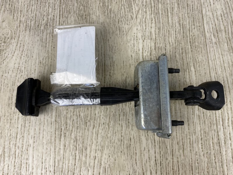 Ограничитель двери задний 200 14-16 2015 UF 2.4 ED6