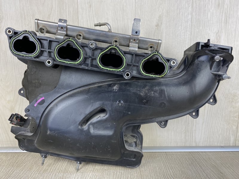 Коллектор впускной 200 14-16 2015 UF 2.4 ED6