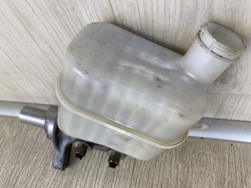 Главный тормозной цилиндр 200 14-16 2015 UF 2.4 ED6