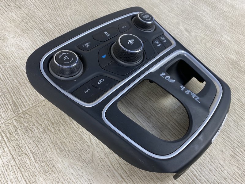 Блок управления печкой CHRYSLER 200 14-16 2015 UF 2.4 ED6 68275352AA Б/У
