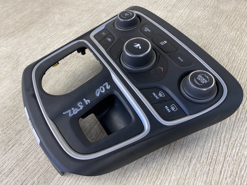 Блок управления печкой 200 14-16 2015 UF 2.4 ED6