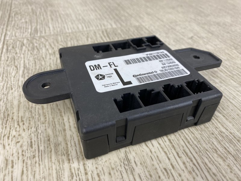 Блок управления дверей передний левый CHRYSLER 200 14-16 2015 UF 2.4 ED6 68376081AC Б/У