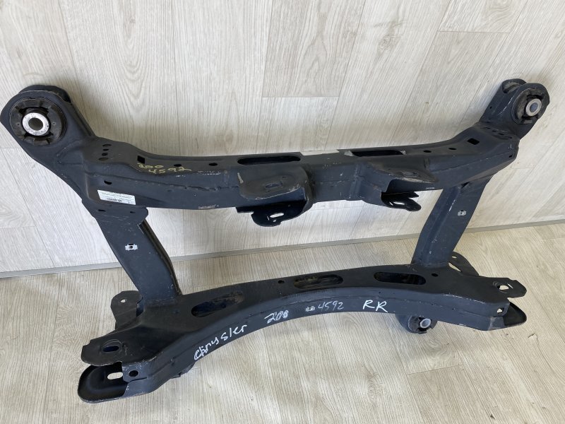 Балка задней подвески 200 14-16 2015 UF 2.4 ED6