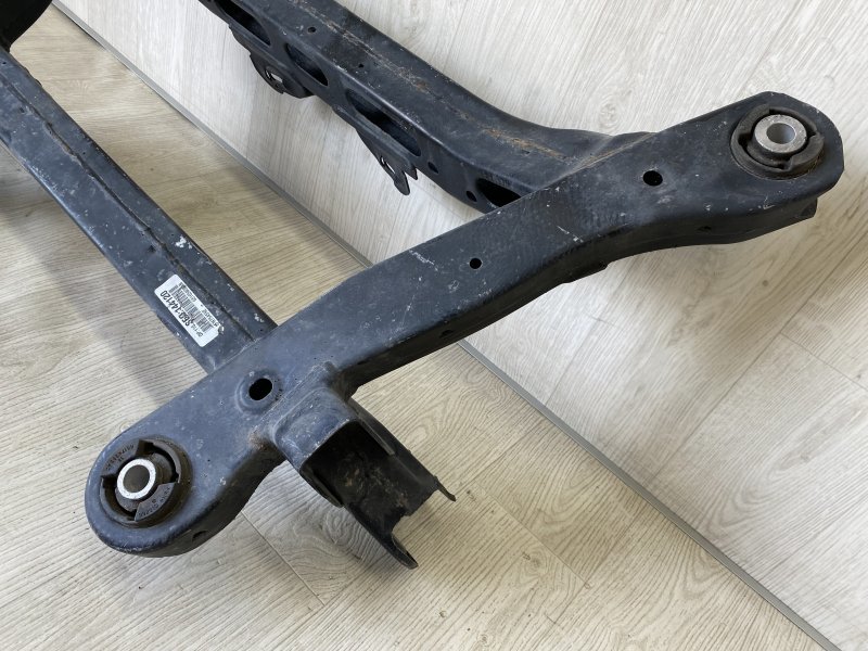 Балка задней подвески 200 14-16 2015 UF 2.4 ED6