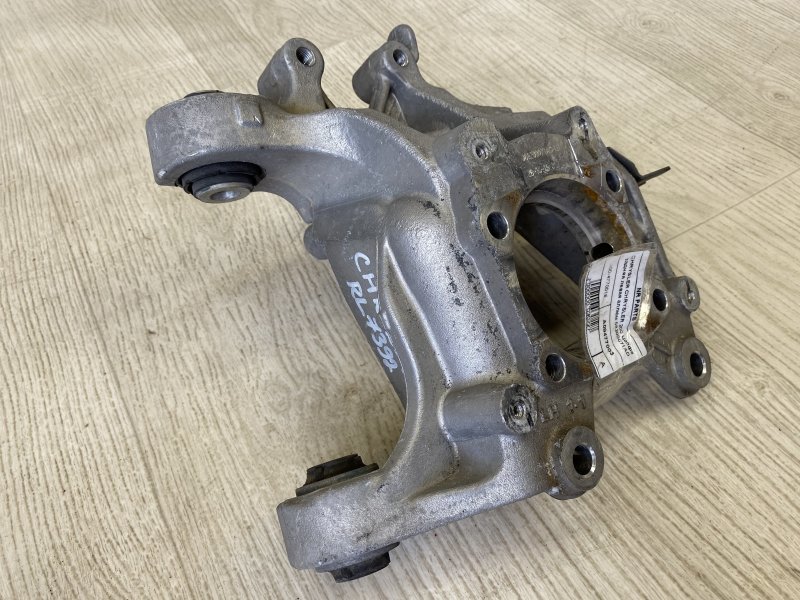 Цапфа задняя левая 200 14-16 2015 UF 2.4 ED6