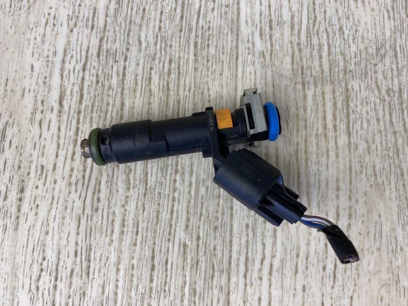 Форсунка топливная CHRYSLER 200 14-16 2015 UF 2.4 ED6 4593986AB Б/У