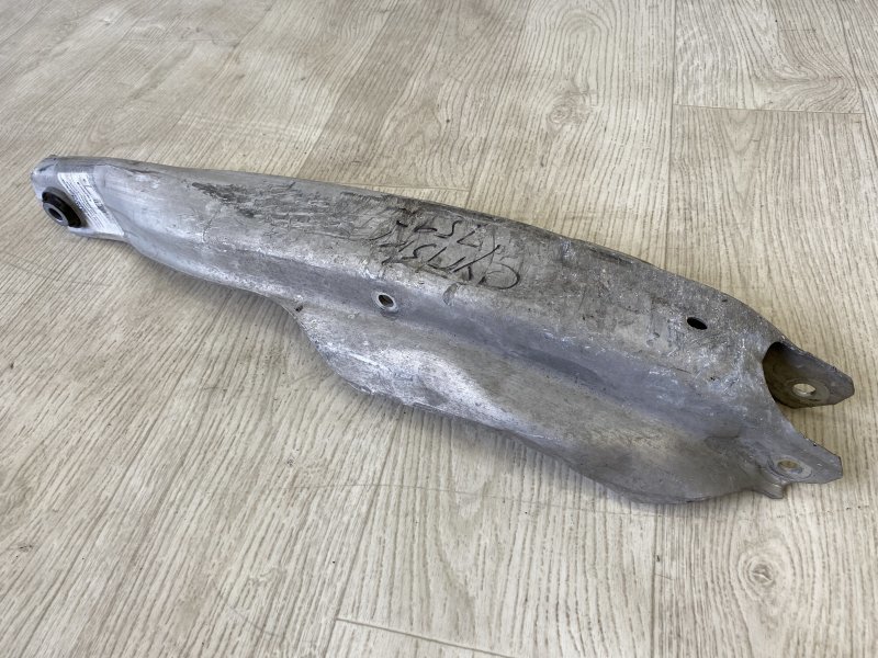 Рычаг задней подвески поперечный нижний 200 14-16 2015 UF 2.4 ED6