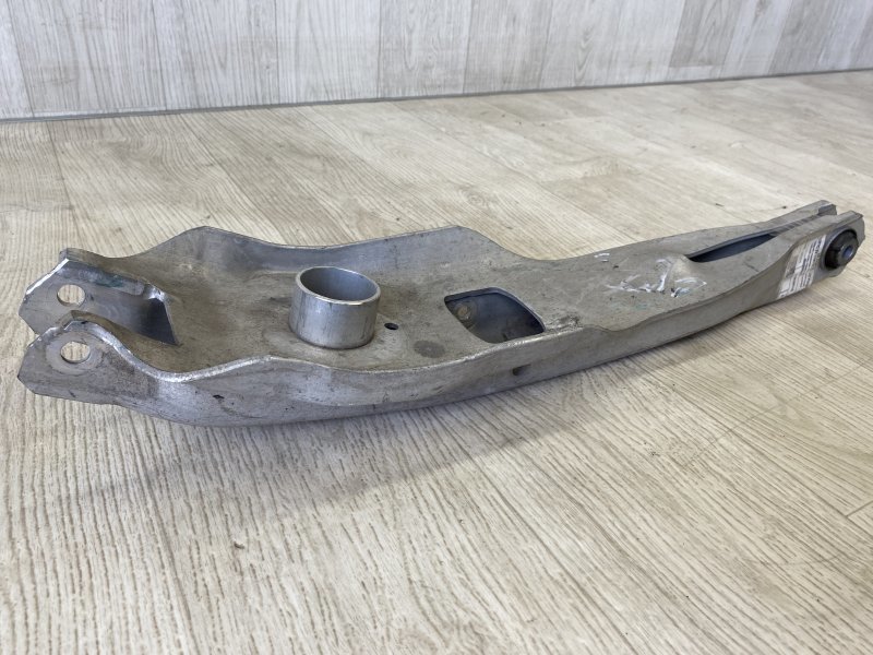 Рычаг задней подвески поперечный нижний CHRYSLER 200 14-16 UF 2.4 ED6