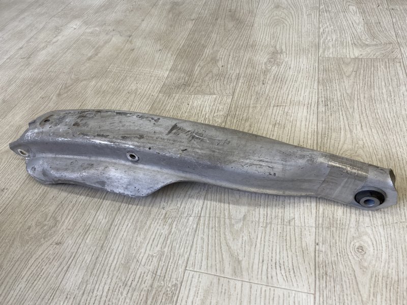 Рычаг задней подвески поперечный нижний 200 14-16 2015 UF 2.4 ED6