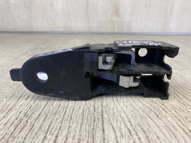 Ручка двери внутренняя левая 200 14-16 2015 UF 2.4 ED6