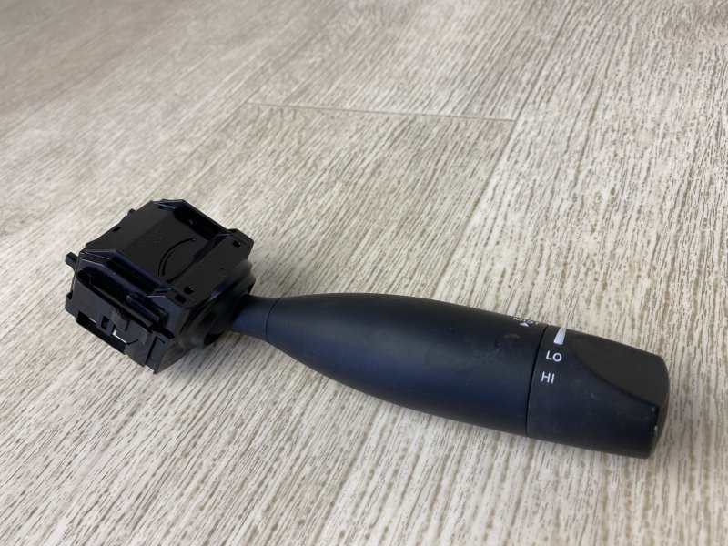 Подрулевой переключатель правый 200 14-16 2015 UF 2.4 ED6