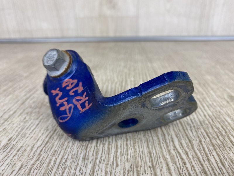 Петля двери верхняя правая CHRYSLER 200 14-16 2015 UF 2.4 ED6 68214360AD Б/У