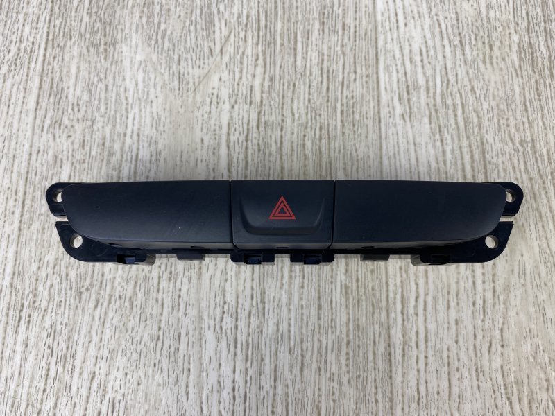 Кнопка аварийной сигнализации CHRYSLER 200 14-16 2015 UF 2.4 ED6 68160143AB Б/У