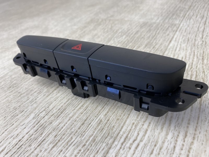 Кнопка аварийной сигнализации CHRYSLER 200 14-16 UF 2.4 ED6