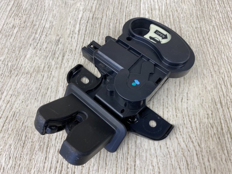 Замок крышки багажника CHRYSLER 200 14-16 2015 UF 2.4 ED6 68193094AC Б/У