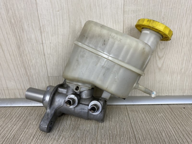 Главный тормозной цилиндр 200 14-16 2015 UF 2.4 ED6