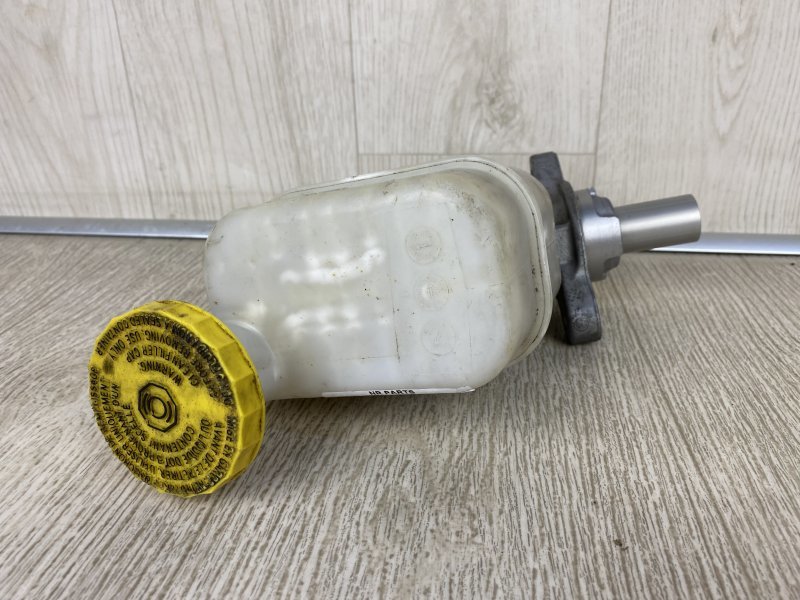 Главный тормозной цилиндр 200 14-16 2015 UF 2.4 ED6