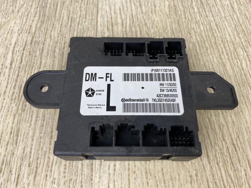 Блок управления дверей передний левый 200 14-16 2015 UF 2.4 ED6