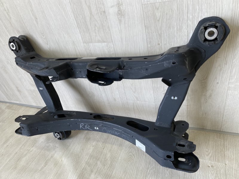 Балка задней подвески 200 14-16 2015 UF 2.4 ED6