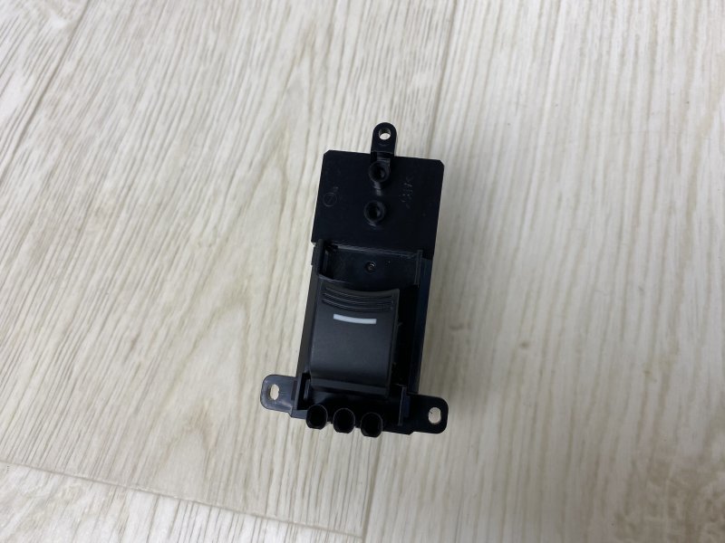 Кнопка стеклоподъемника задняя ACURA ILX 16-19 2016 UDE 2.4 K24V 35770-TK4-A01 Б/У
