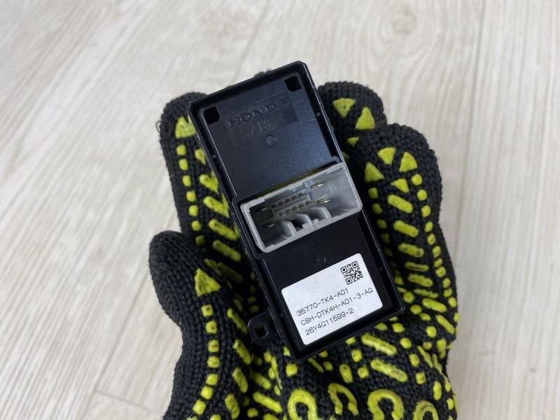 Кнопка стеклоподъемника задняя ILX 16-19 2016 UDE 2.4 K24V