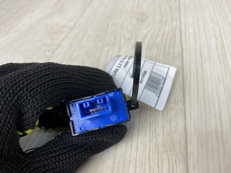 Кнопка обогрева сидений левая ACURA ILX 16-19 UDE 2.4 K24V