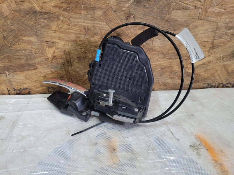 Замок двери задний левый SUZUKI KIZASHI 09-14 2011 Седан 2.4 82350-57L13 Б/У