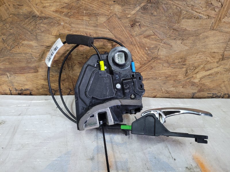 Замок двери задний левый SUZUKI KIZASHI 09-14 Седан 2.4