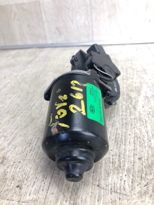 Моторчик стеклоочистителя передний KIA FORTE YD 12- YD 1.8 G4NB Моторчик стеклоочистителя передний KIA FORTE YD 12- YD 1.8 G4NB