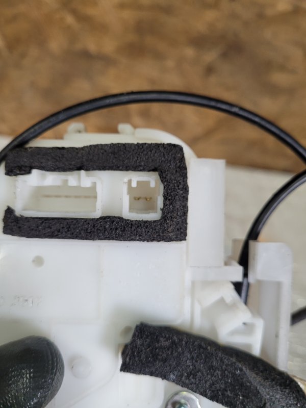 Замок двери передний правый IMPREZA WRX 10-14 GH 2014 Хетчбек 2.5 EJ255