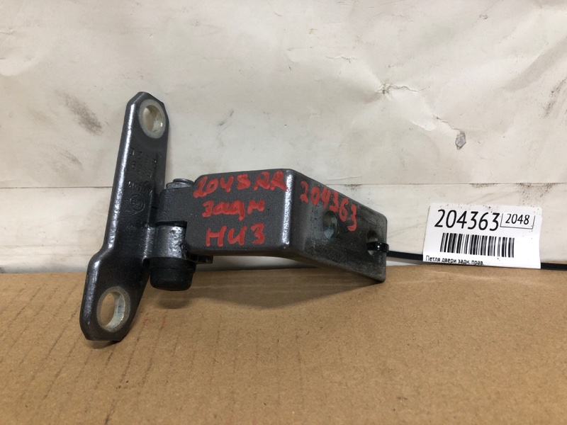 Петля двери нижняя задняя правая INFINITI Q50 20- 2021 Седан 3.0 VR30DDTT 82420-2V70A Б/У