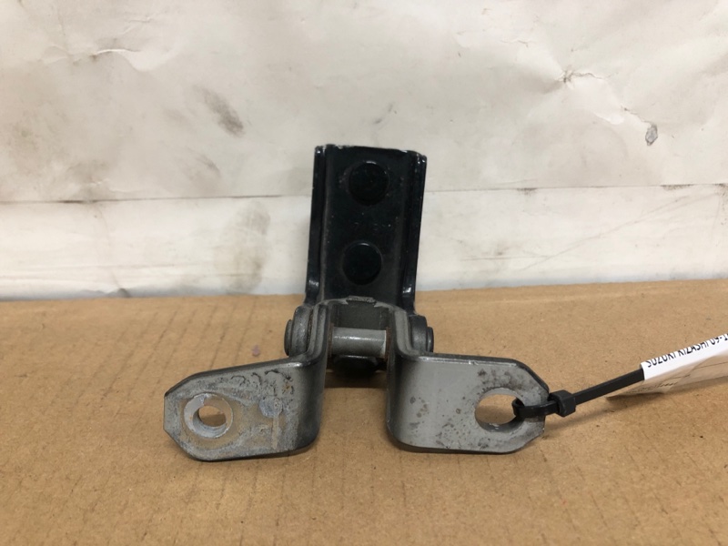 Петля двери нижняя задняя левая KIZASHI 09-14 2011 Седан 2.4