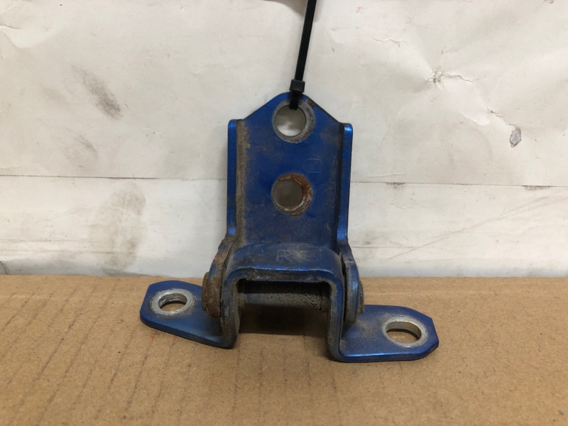 Петля двери нижняя задняя левая 3 BK 03-08 2004 Седан 2.3