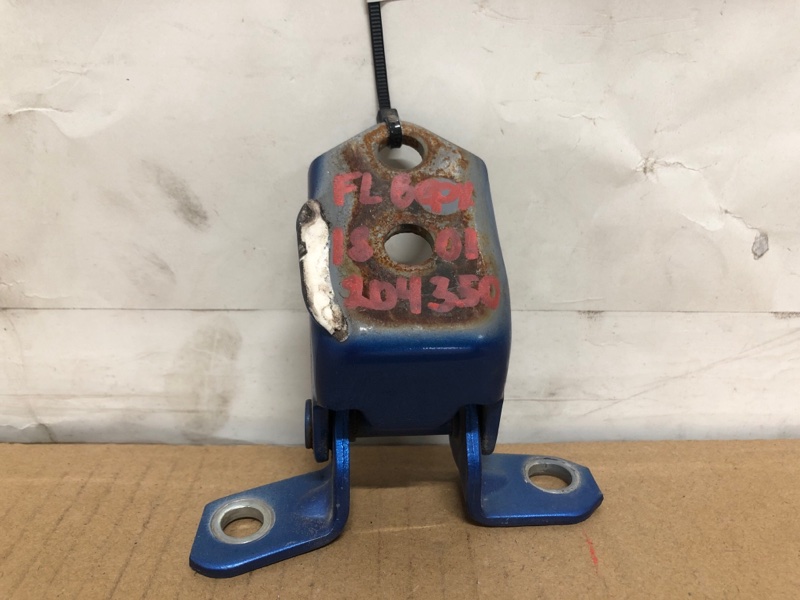 Петля двери верхняя передняя левая MAZDA 3 BK 03-08 2004 Седан 2.3 F151-59-210 Б/У