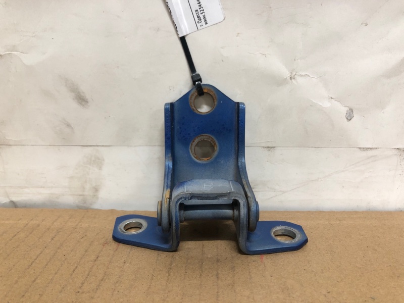 Петля двери верхняя передняя правая 3 BK 03-08 2004 Седан 2.3