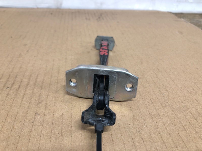 Ограничитель двери задний левый SENTRA B17 12-21 2014 Седан 1.8 Ограничитель двери задний левый SENTRA B17 12-21 2014 Седан 1.8