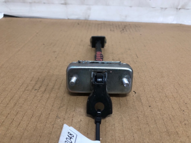 Ограничитель двери задний левый Q50 20- 2021 Седан 3.0 VR30DDTT