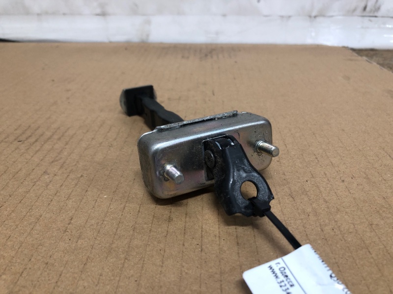 Ограничитель двери передний левый Q50 20- 2021 Седан 3.0 VR30DDTT