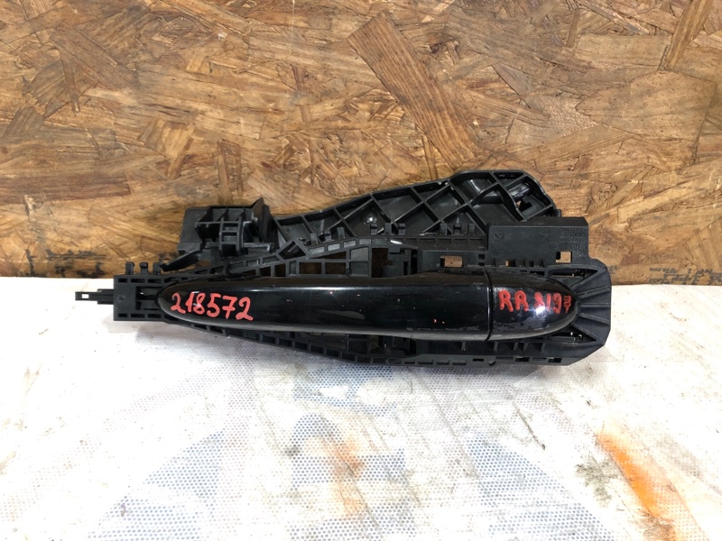 Запчасть ручка двери наружная задняя правая JEEP CHEROKEE 14- 2019 3.2L 6 68084836AF Б/У Ручка двери наружная задняя правая JEEP CHEROKEE 14- 2019 3.2L 6 68084836AF Б/У